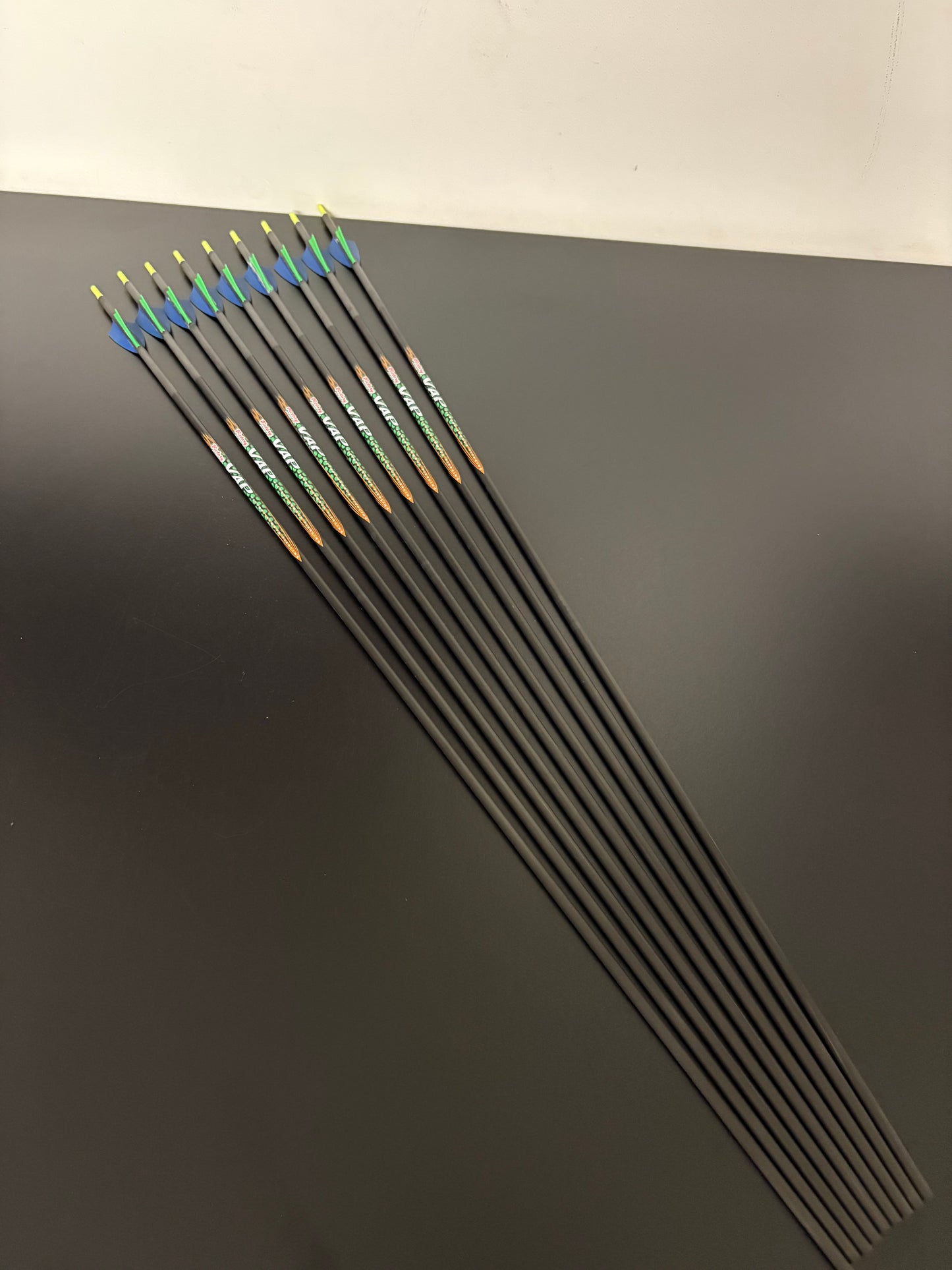 Victory VAP .166 V3 Carbon Arrows 9 pcs / Spine 300 / 30.5 inch - NEW