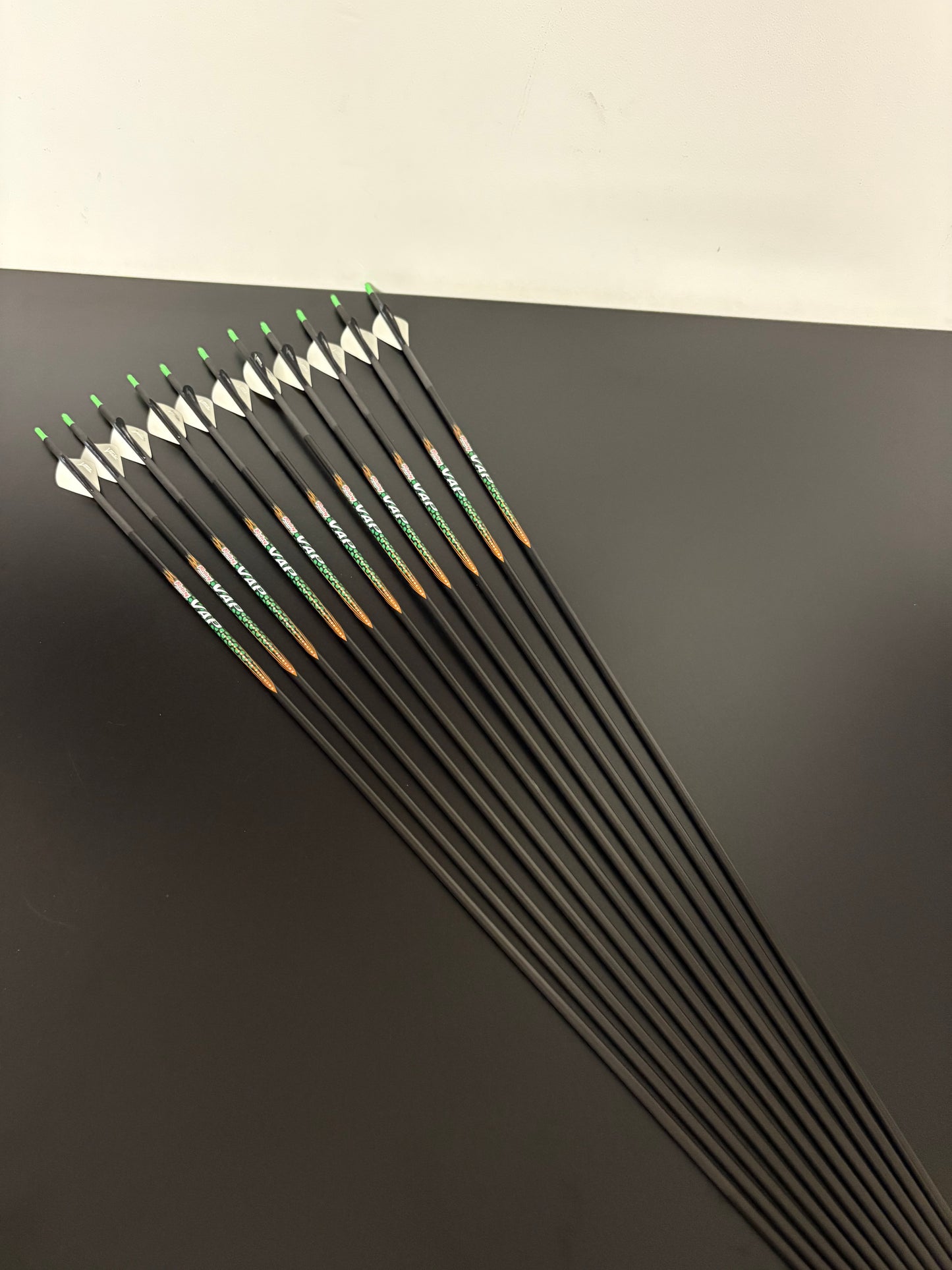 Victory VAP .166 V3 Carbon Arrows 11 pcs / Spine 300 / 30.5 inch - NEW
