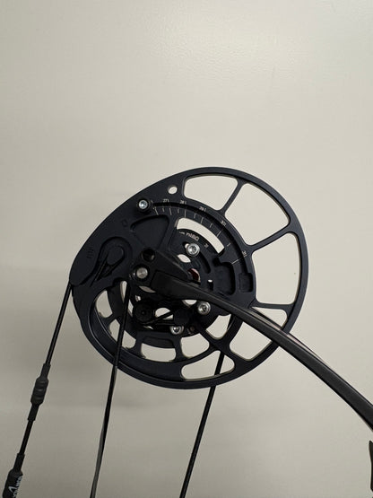 Bowtech Reckoning 38 Compound Bow LH Black 50-60 lbs - Show Model