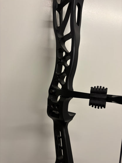 Bowtech Reckoning 38 Compound Bow LH Black 50-60 lbs - Show Model