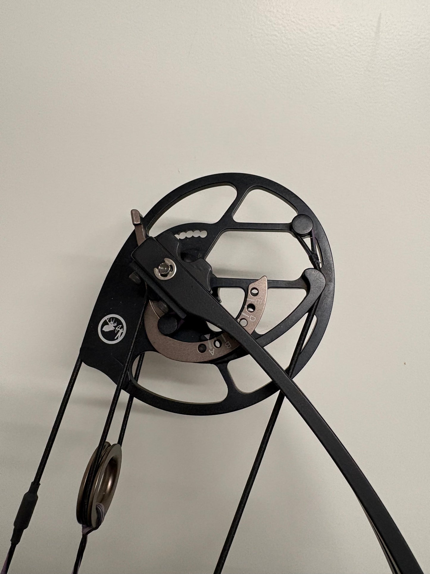 Topoint Breth 36 Compound Bow RH Smoke 40-50 lbs - Used