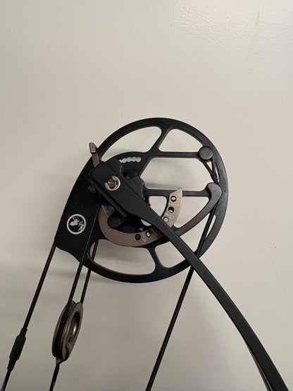 Topoint Breth 36 Compound Bow RH Smoke 40-50 lbs - Used