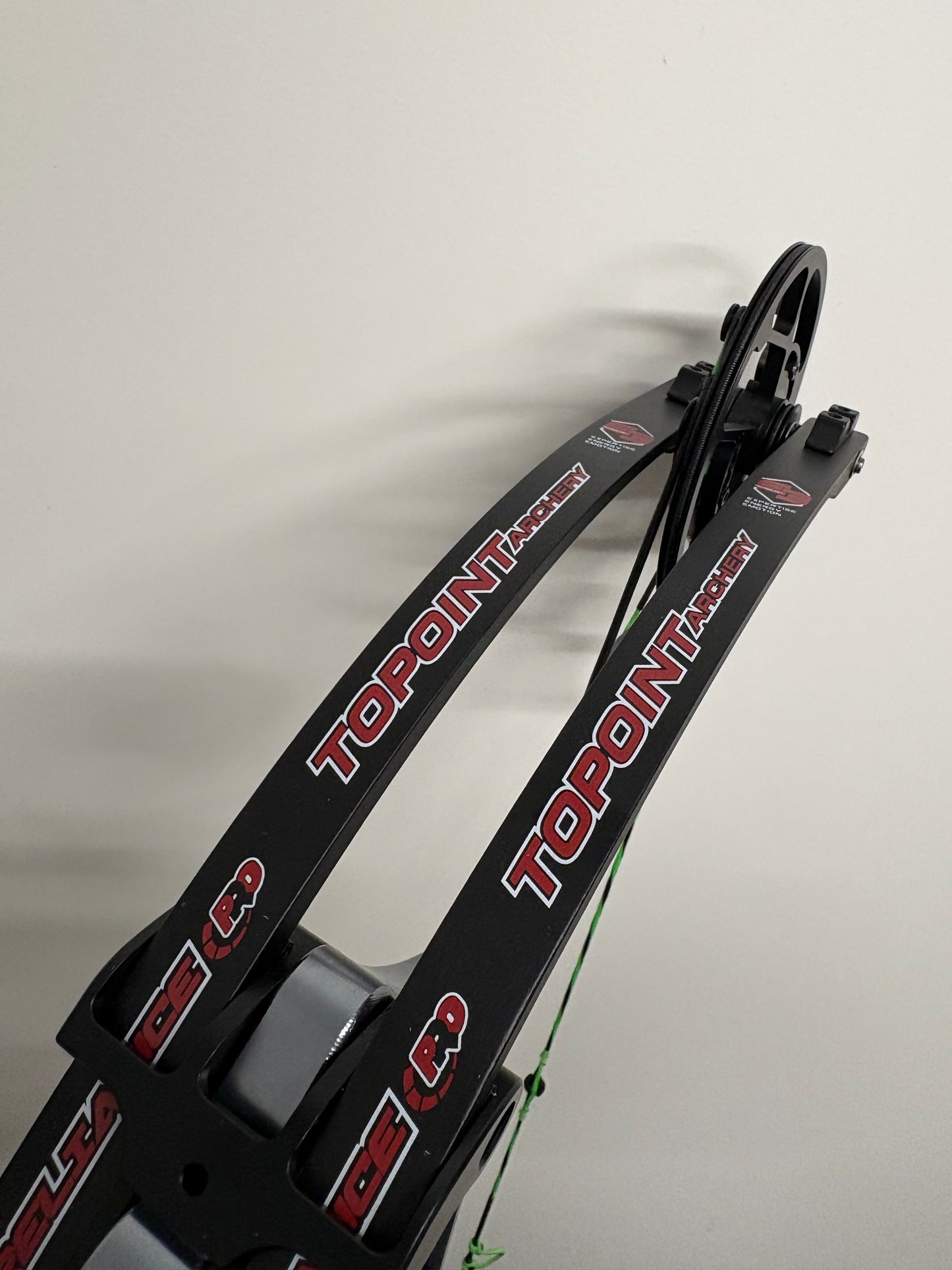 Topoint Reliance Pro 38 Compound Bow RH Smoke 35-50 lbs - Used