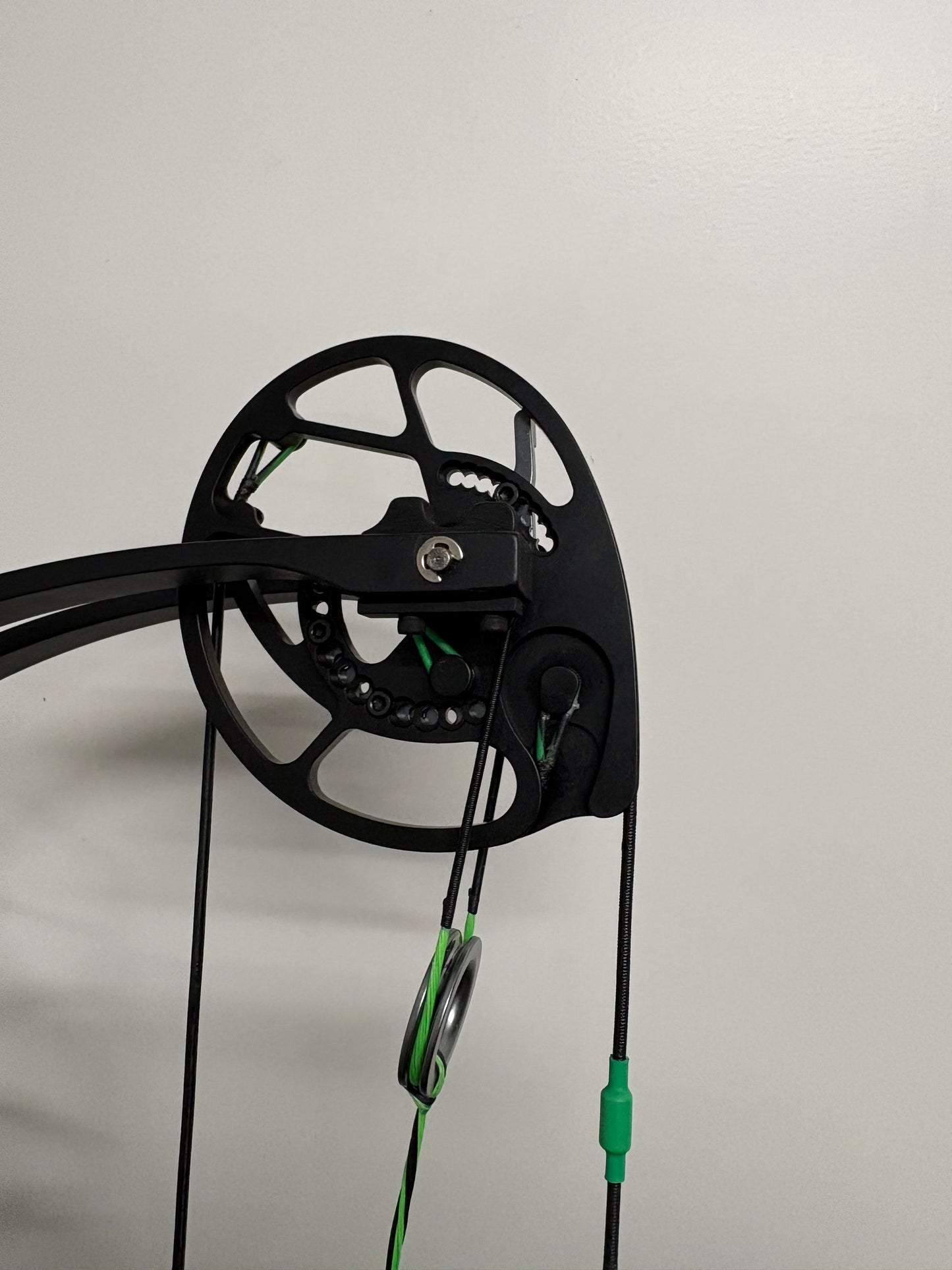 Topoint Reliance Pro 38 Compound Bow RH Smoke 35-50 lbs - Used