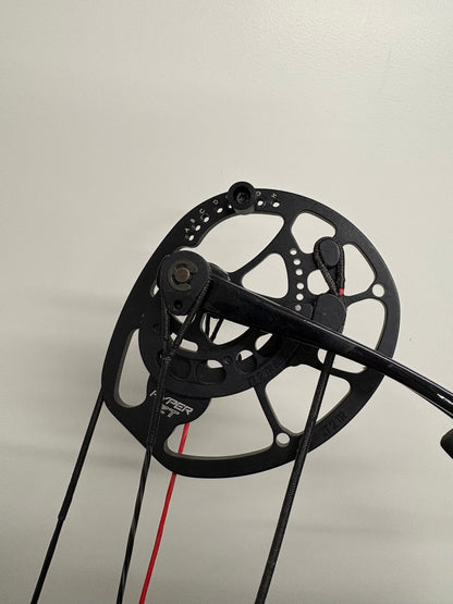 Hoyt Double XL Compound Bow RH Jet Black 50-60 lbs - Used
