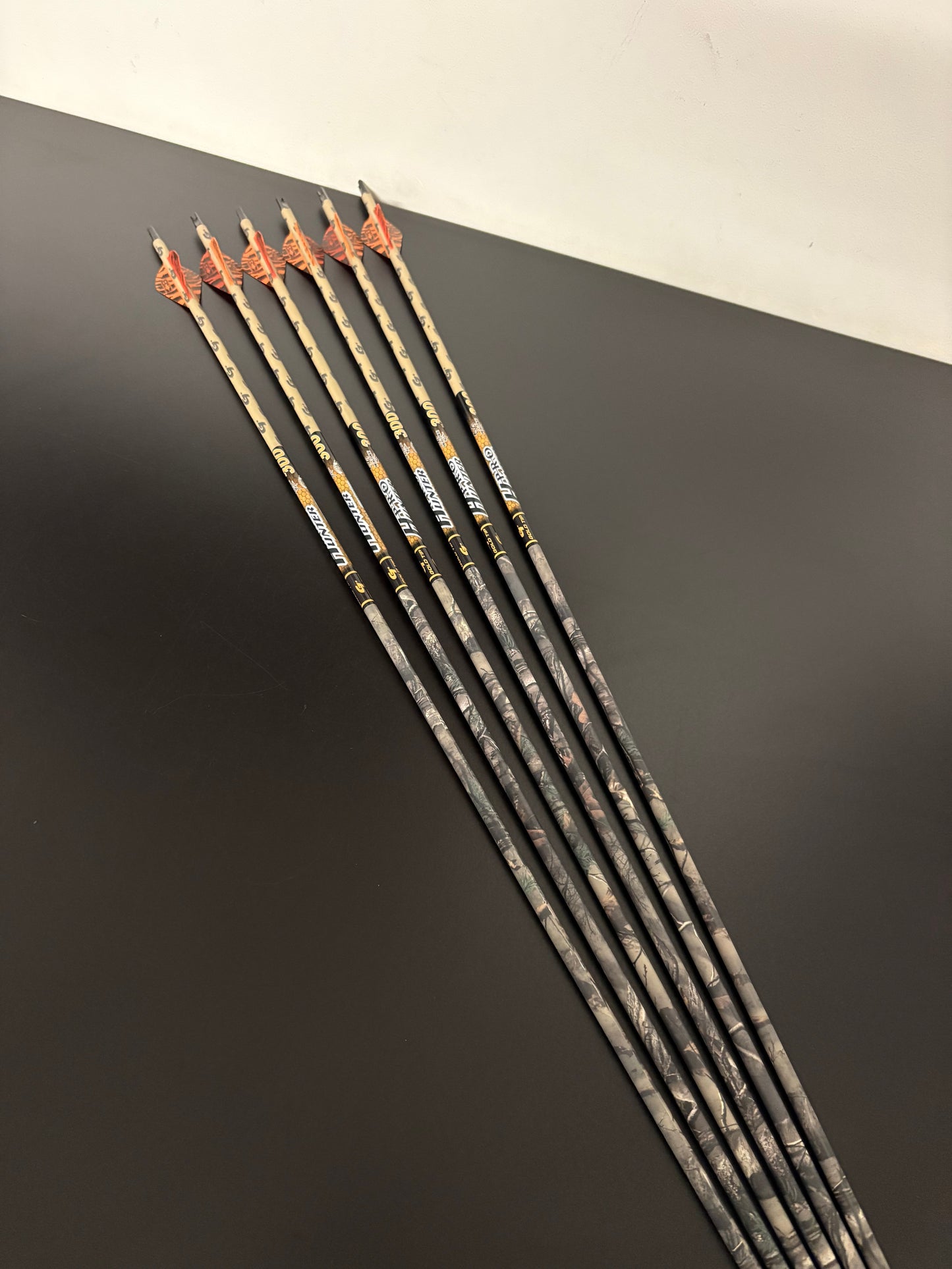 Gold Tip Hunter Pro .246 Carbon Arrows 6 pcs / Spine 300 / 32 inch - NEW