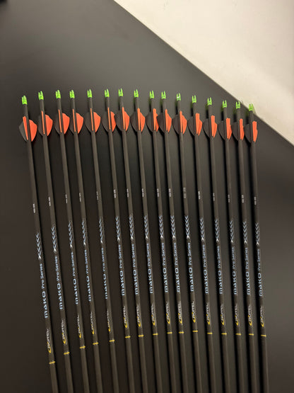 Aurel Mako Pro Series Carbon Arrows 16 pcs / Spine 400 / 33 inch - Show Model