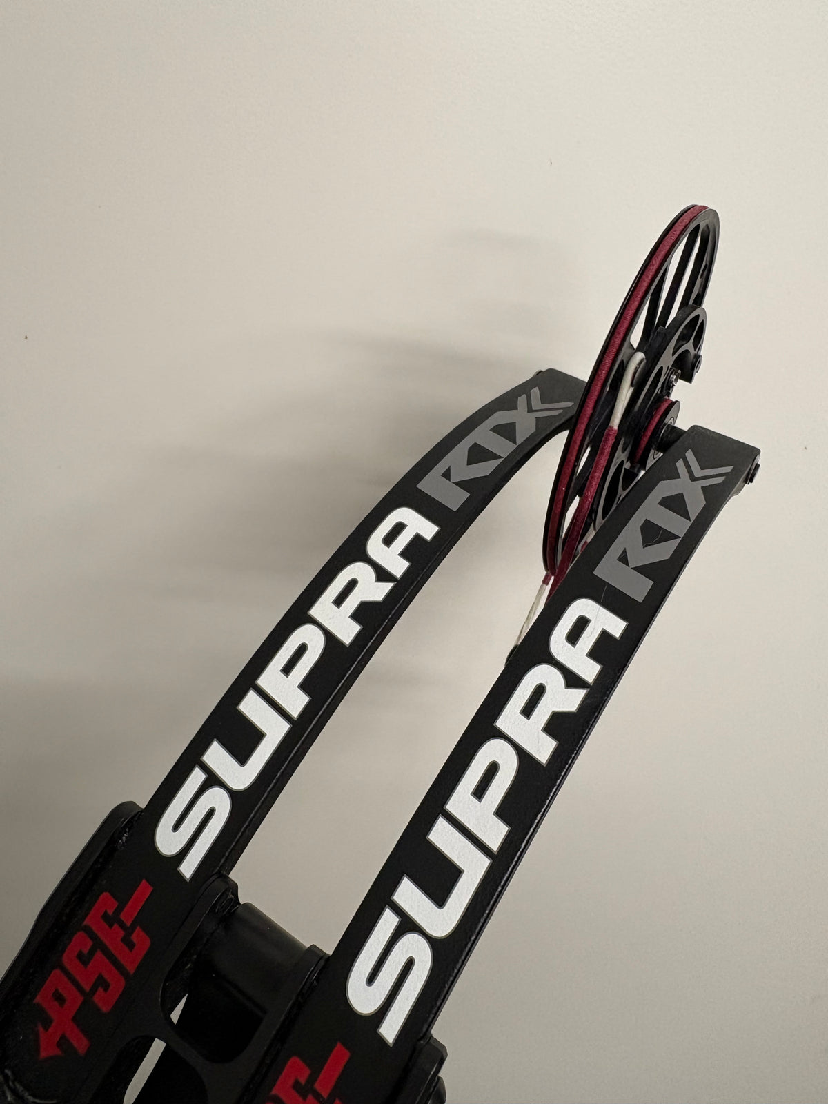 PSE Supra RTX 40 EM Compound Bow LH Black 50-60 lbs - Used