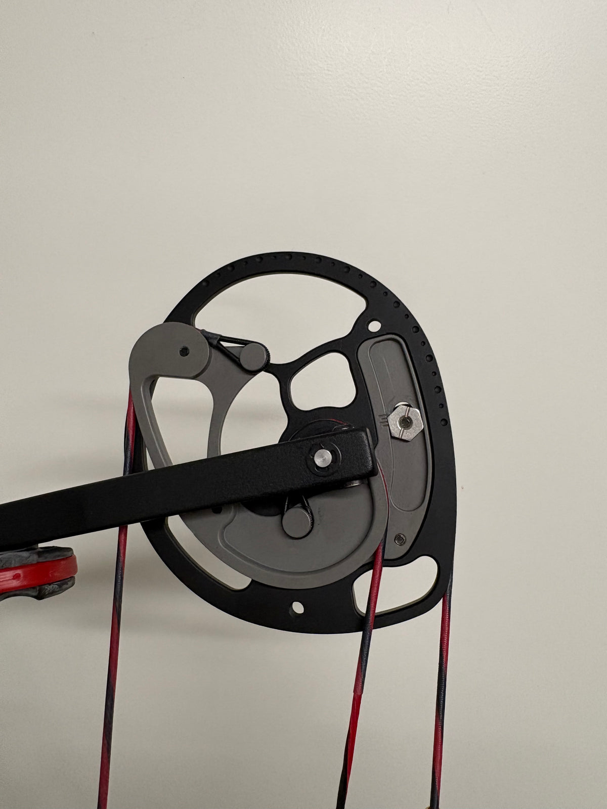 Elite Victory 39 Compound Bow LH Black 50-60 lbs - Used