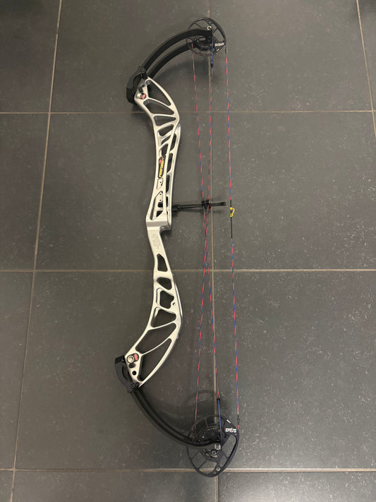 PSE Perform X Compound Bow RH Silver 50-60 lbs - Used