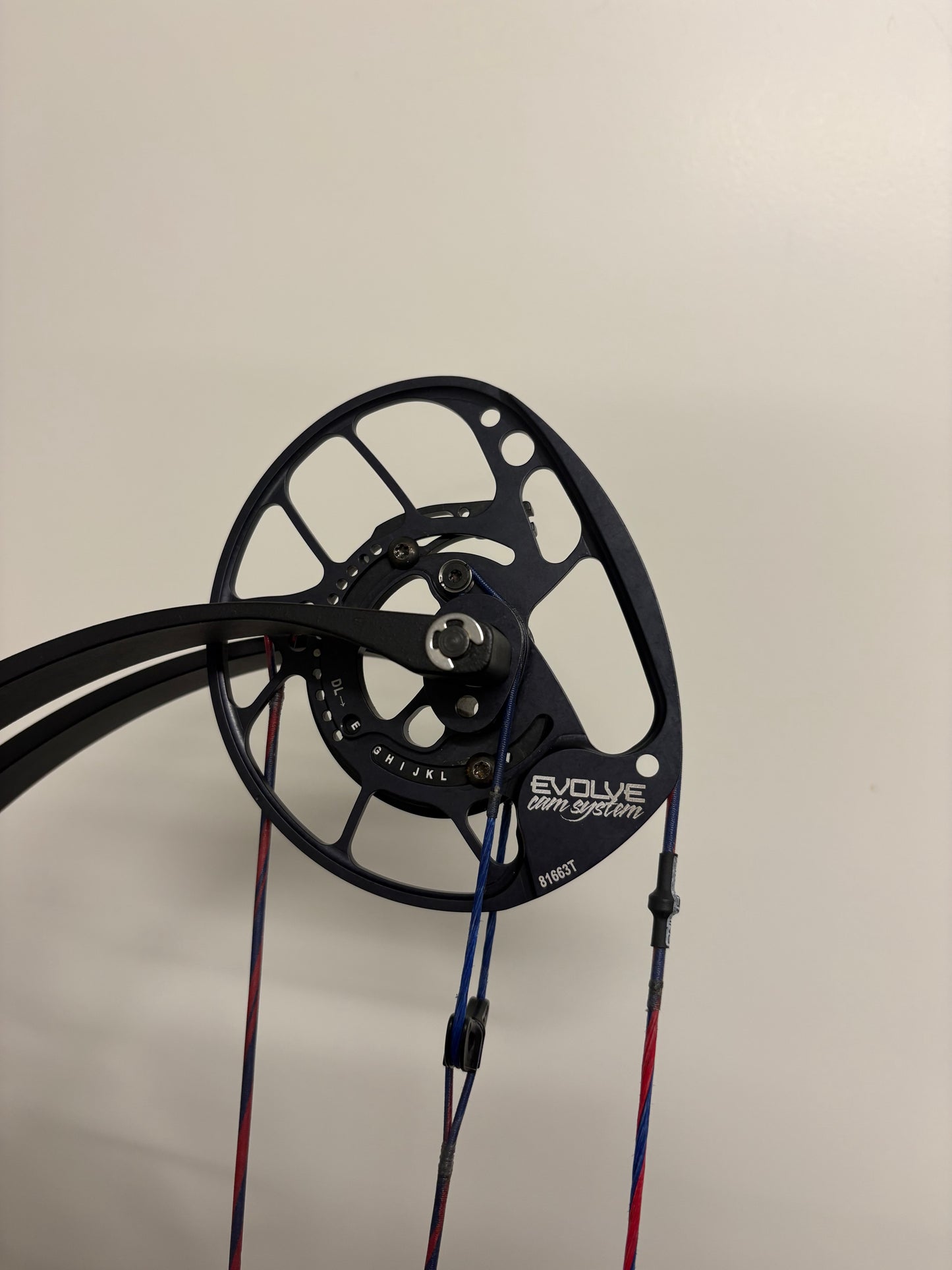 PSE Perform X Compound Bow RH Silver 50-60 lbs - Used