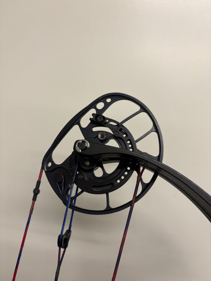 PSE Perform X Compound Bow RH Silver 50-60 lbs - Used