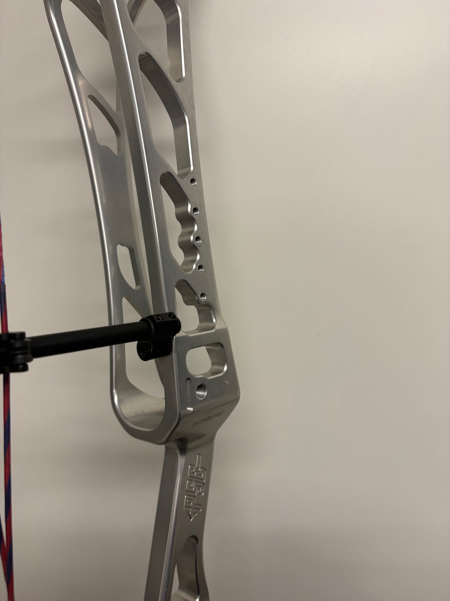 PSE Perform X Compound Bow RH Silver 50-60 lbs - Used