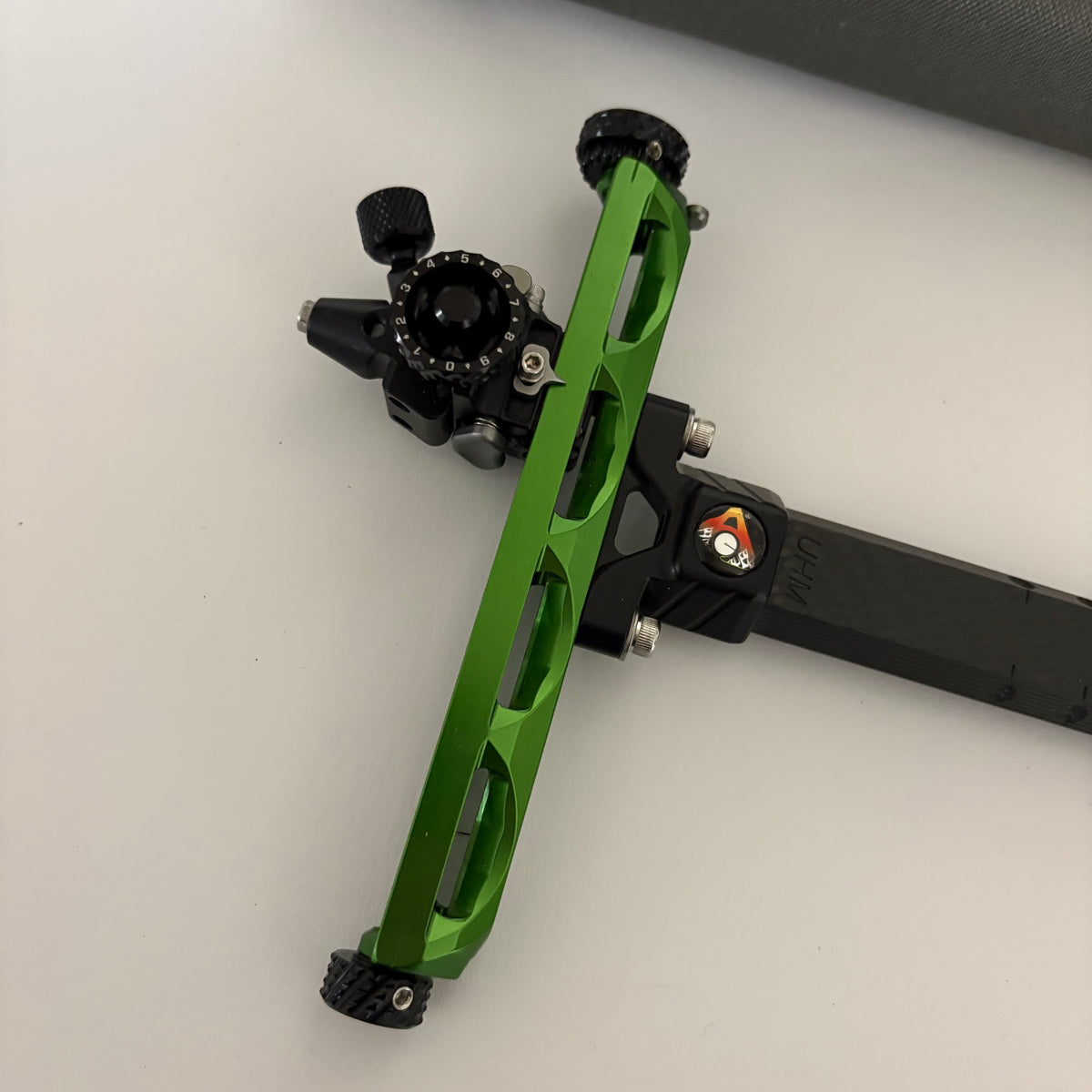 Axcel Achieve XP Recurve Sight LH Green 9'' - Used (#OR32)