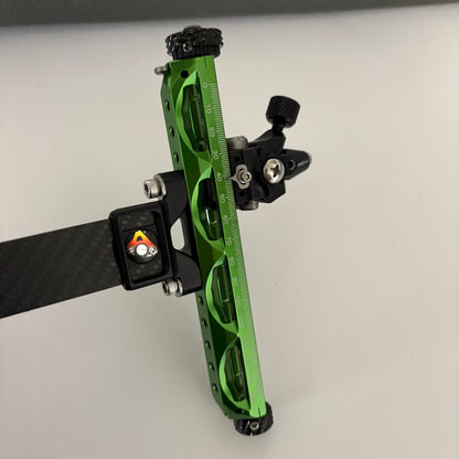 Axcel Achieve XP Recurve Sight LH Green 9'' - Used (#OR32)