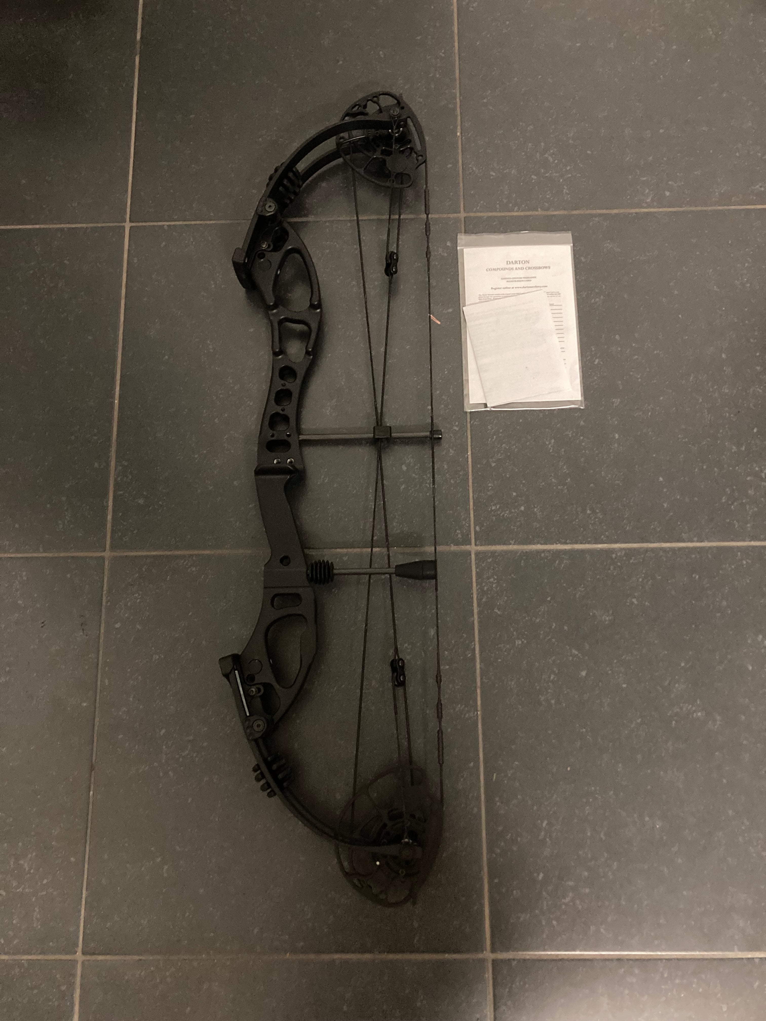 Darton Tempest-E 3D/LD Compound Bow RH Black/Black 50-60 lbs - NEW ...