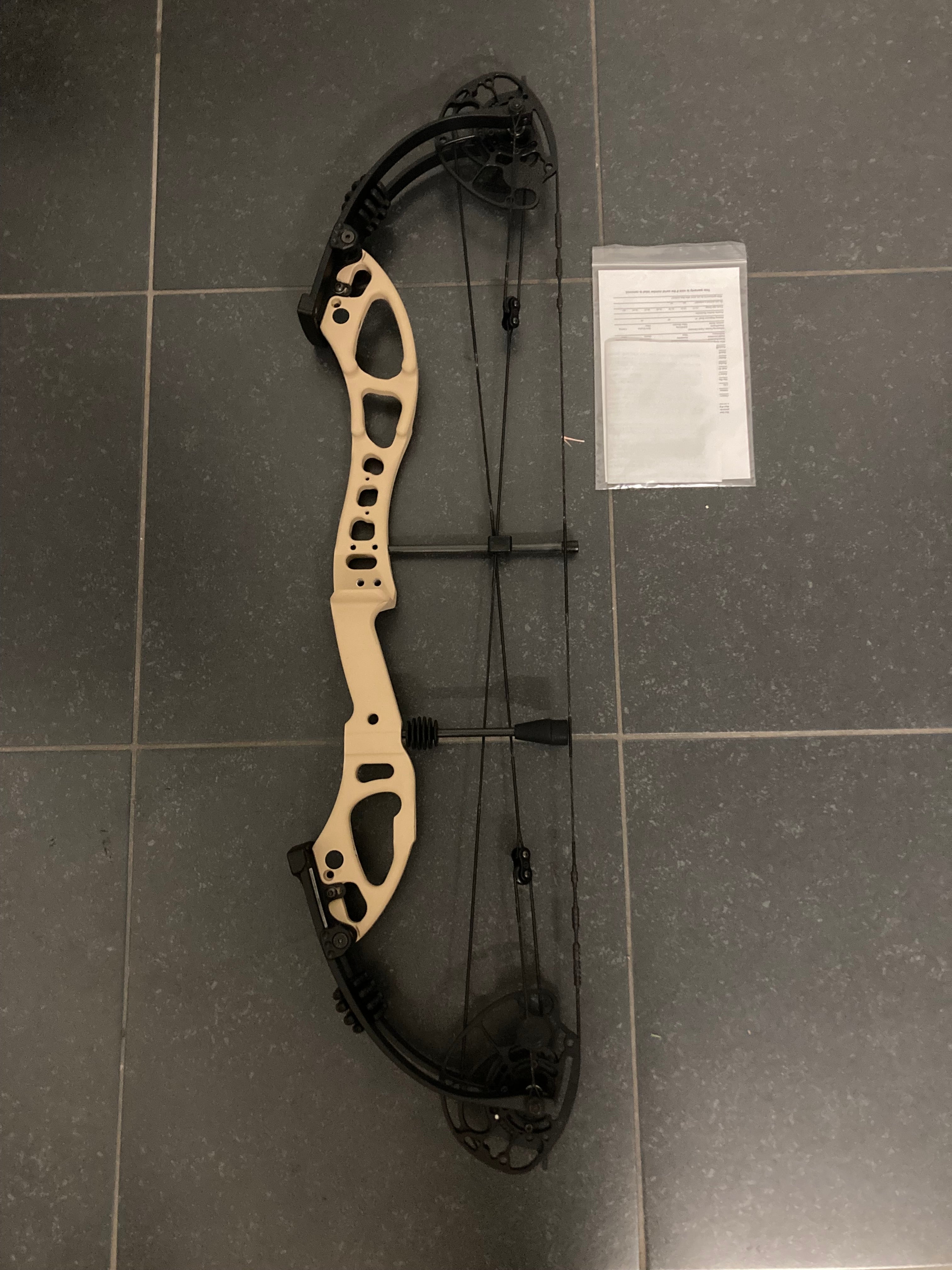 Darton Tempest-E 3D/LD Compound Bow RH Tan/Black 50-60 lbs - NEW ...