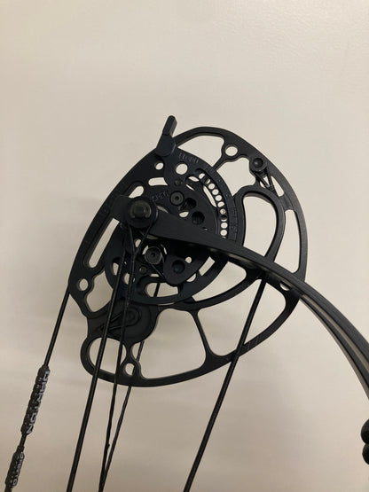 Darton Tempest-E 3D/LD Compound Bow RH Tan/Black 50-60 lbs - NEW