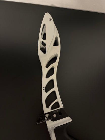 Hoyt Riser Formula XD RH Frost White 25'' - Used