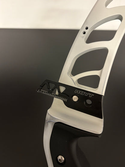 Hoyt Riser Formula XD RH Frost White 25'' - Used