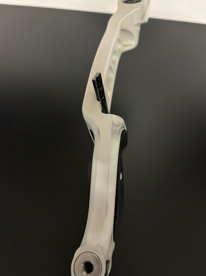 Hoyt Riser Formula XD RH Frost White 25'' - Used