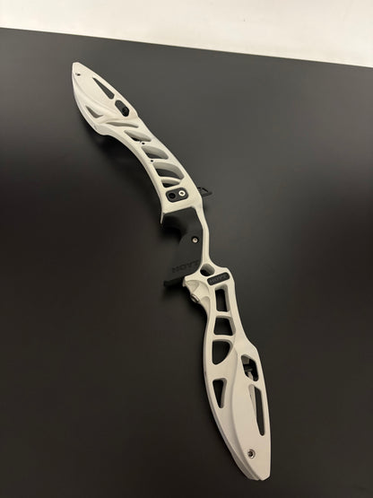 Hoyt Riser Formula XD RH Frost White 25'' - Used