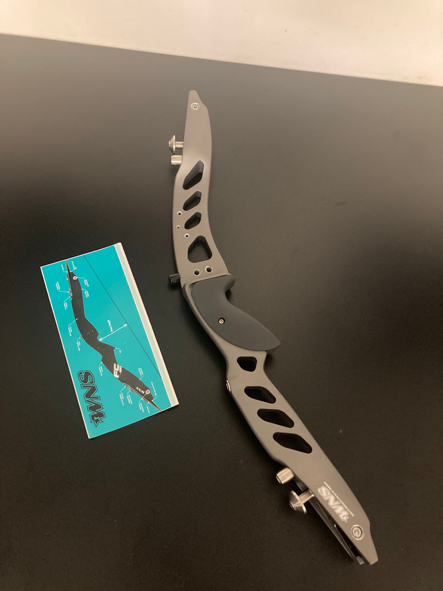 WNS Riser Motive FX-P 23 ILF RH Grey 23'' - NEW – Archery Outlet