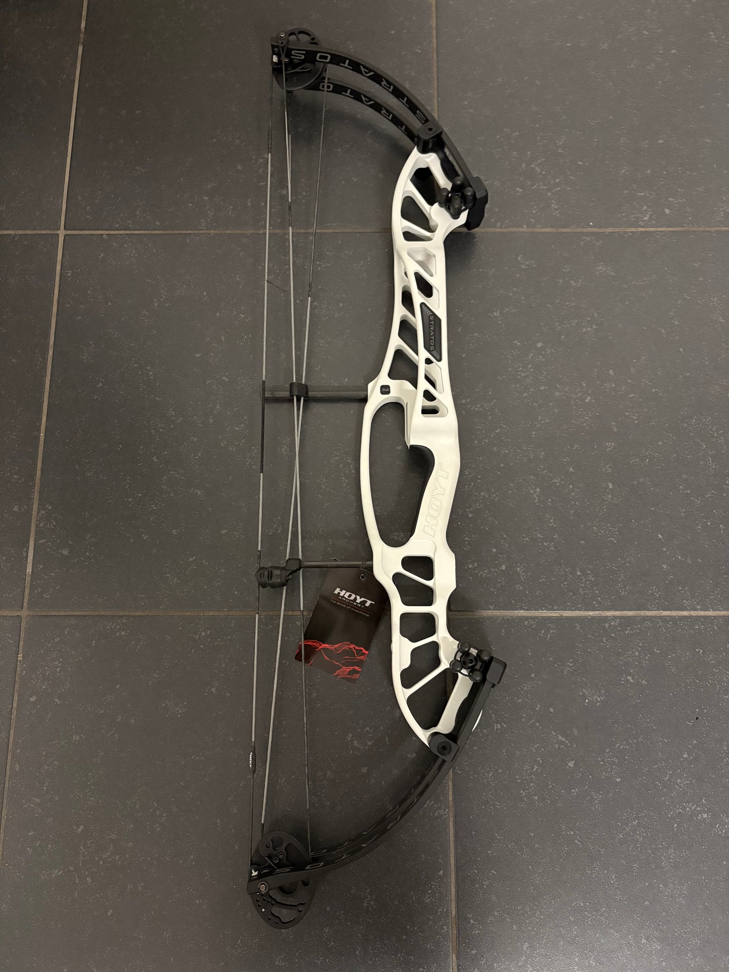 Hoyt Stratos 36 Compound Bow LH Frost White SVX #1 50-60 lbs - NEW