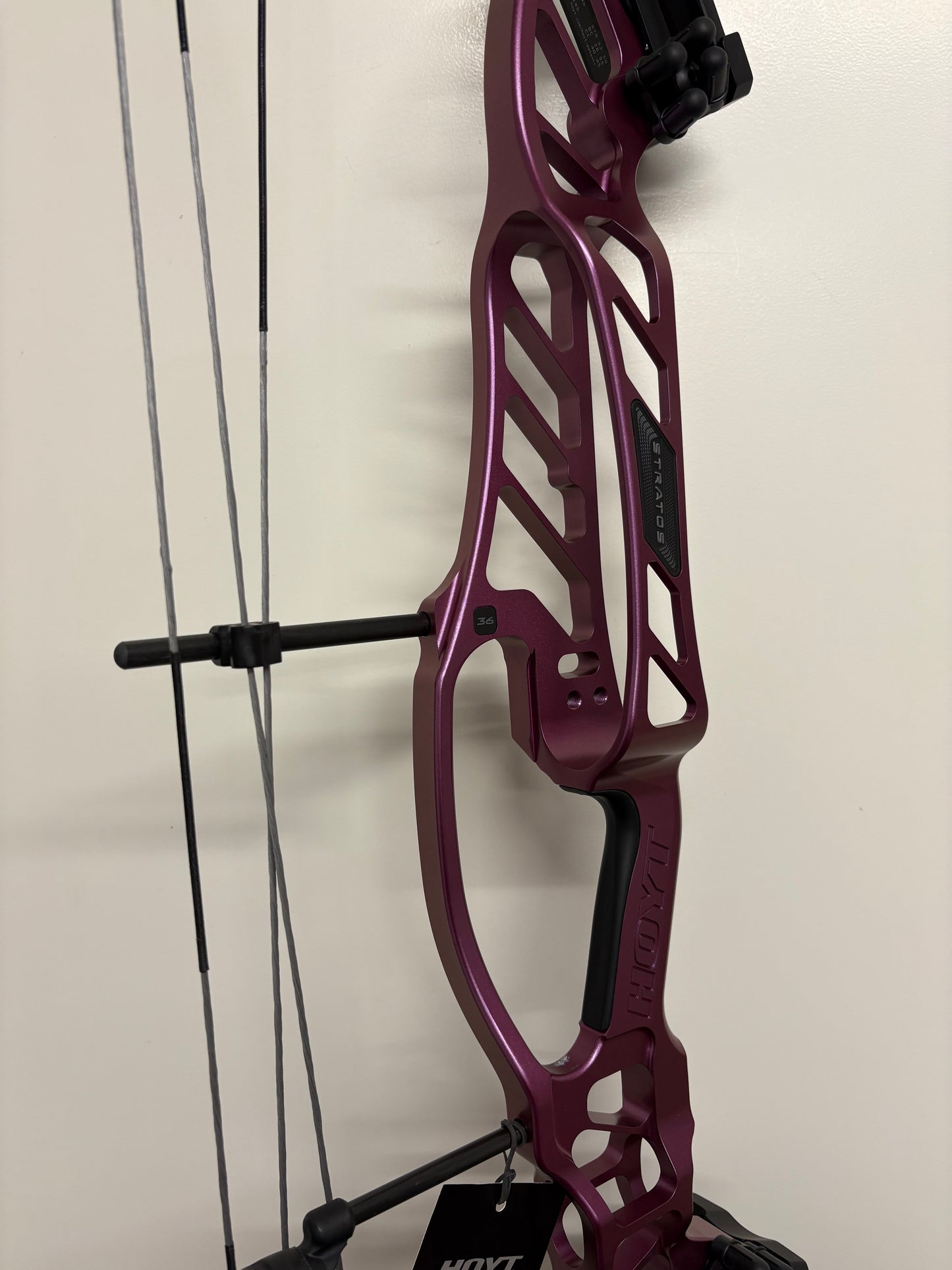 Hoyt Stratos 36 Compound Bow LH Stardust Purple SVX #1 50-60 lbs - NEW