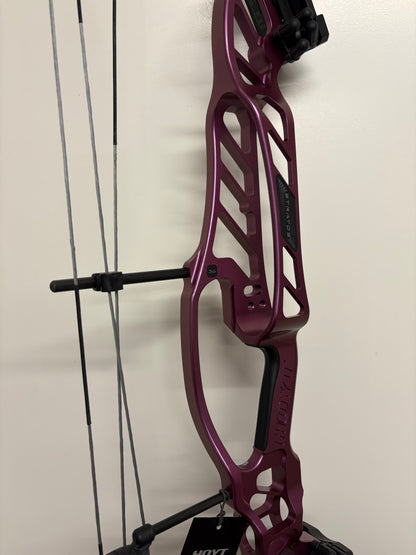 Hoyt Stratos 36 Compound Bow LH Stardust Purple SVX #1 50-60 lbs - NEW