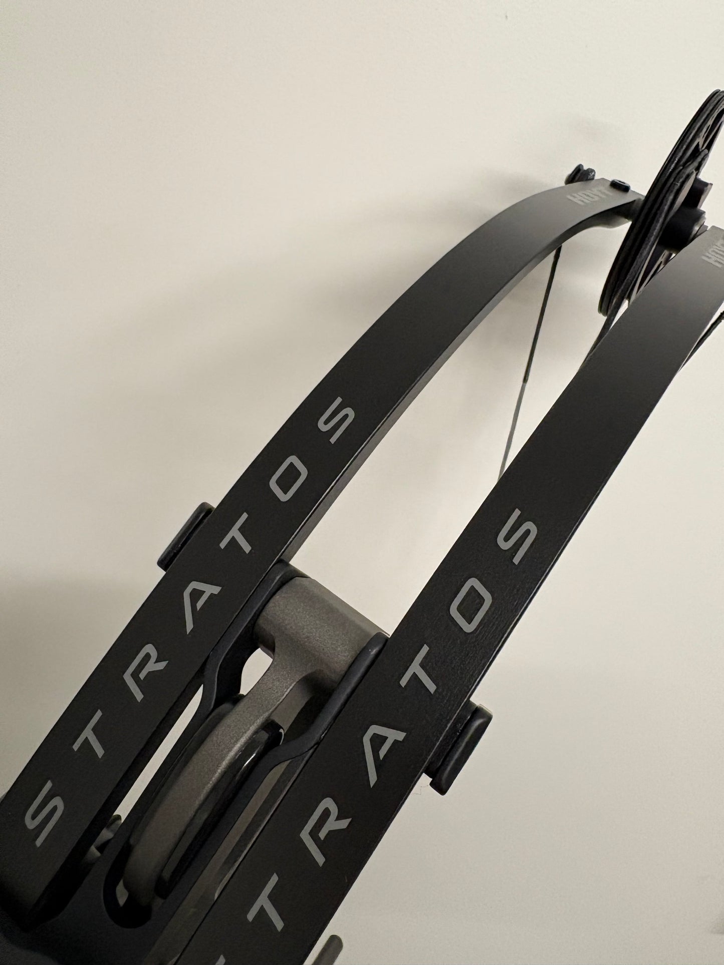 Hoyt Stratos 36 Compound Bow LH Slate SVX #1 50-60 lbs - NEW