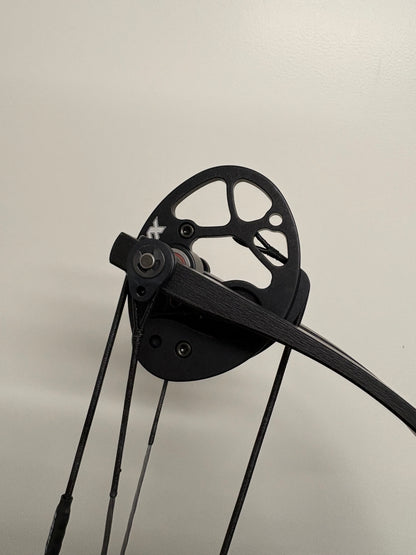 Hoyt Stratos 36 Compound Bow LH Liquid Blue SVX #1 50-60 lbs - Show Model