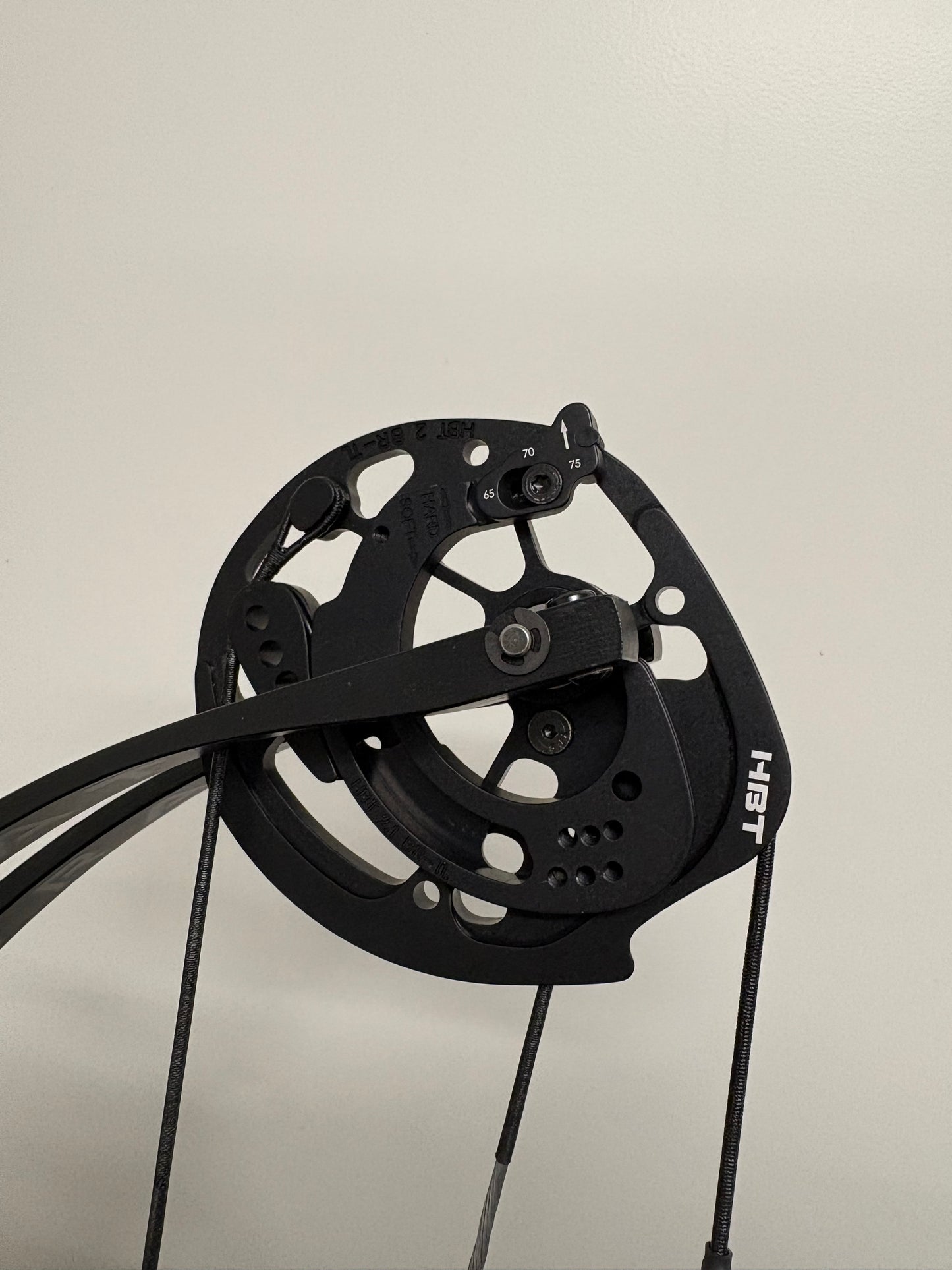 Hoyt Stratos 36 Compound Bow LH Slate HBT #2 50-60 lbs - NEW