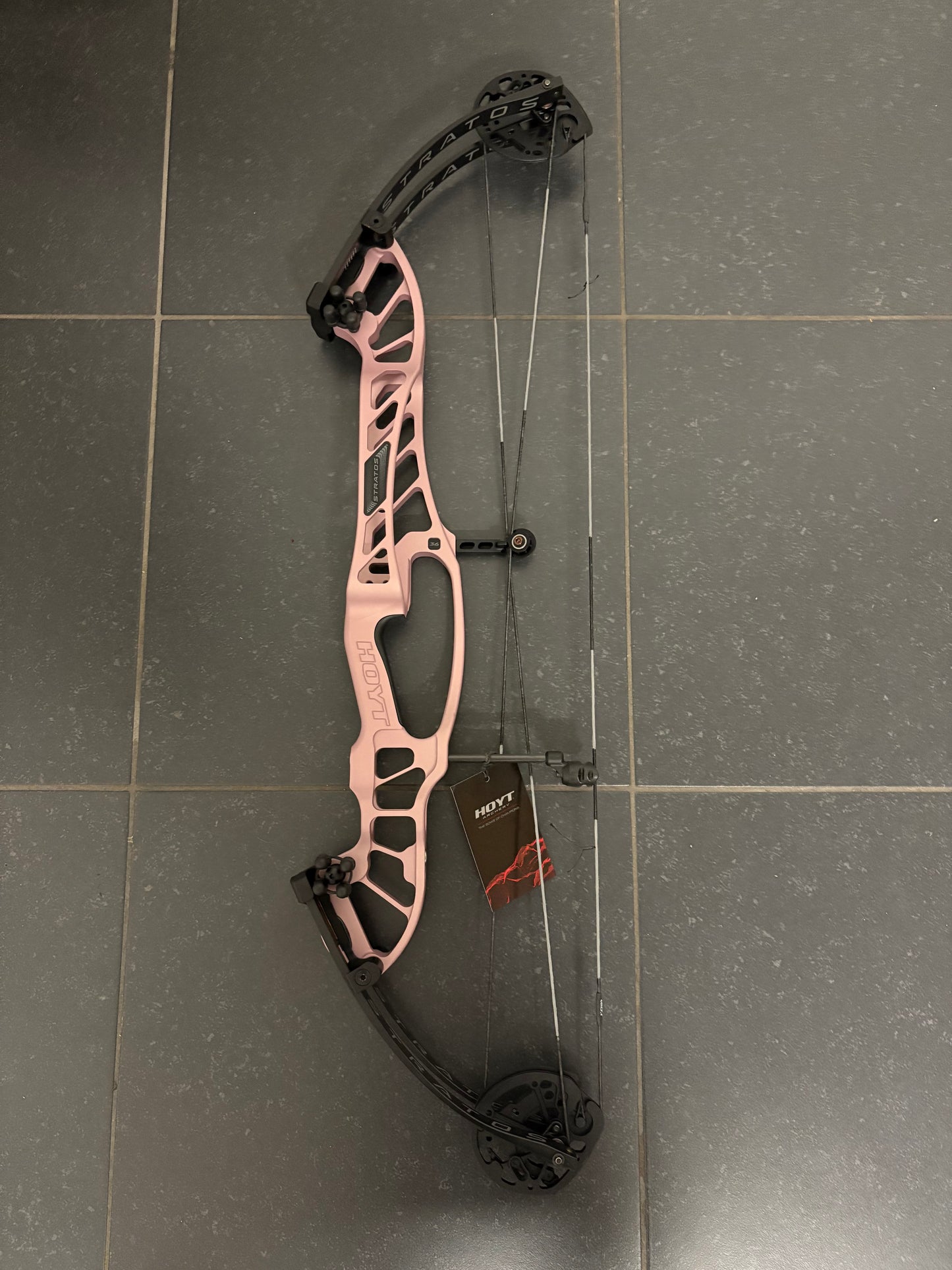 Hoyt Stratos 36 Compound Bow RH Champagne Pink HBT #2 40-50 lbs - NEW