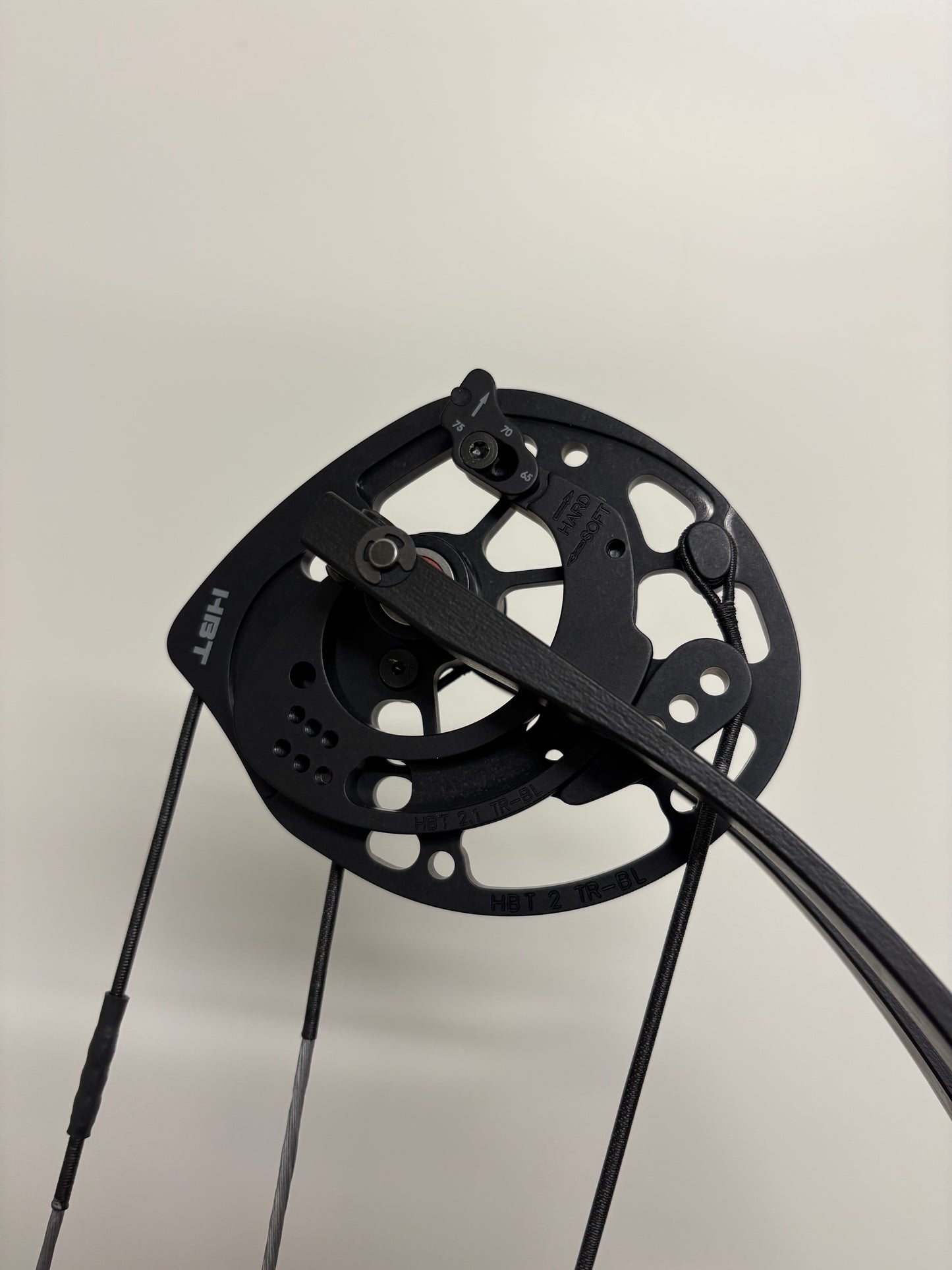 Hoyt Stratos 36 Compound Bow RH Slate HBT #2 40-50 lbs - NEW