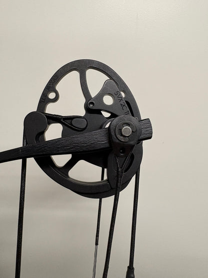Hoyt Stratos 40 Compound Bow LH Stardust Purple SVX #2 50-60 lbs - NEW