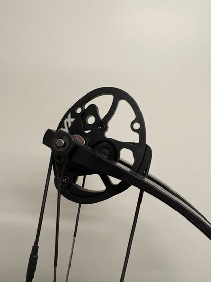 Hoyt Stratos 40 Compound Bow LH Black Ink SVX #2 50-60 lbs - NEW