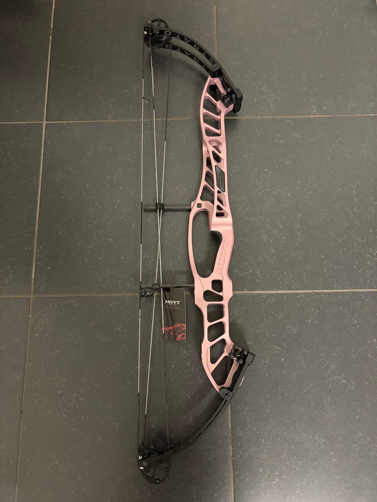 Hoyt Stratos 40 Compound Bow LH Champagne Pink SVX #2 50-60 lbs - NEW