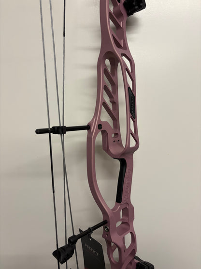 Hoyt Stratos 40 Compound Bow LH Champagne Pink SVX #2 50-60 lbs - NEW
