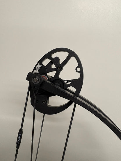 Hoyt Stratos 40 Compound Bow LH Frost White SVX #3 50-60 lbs - Show Model