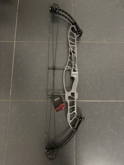 Hoyt Stratos 40 Compound Bow LH Tombstone SVX #3 50-60 lbs - Show Model