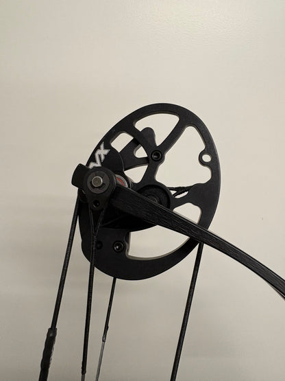 Hoyt Stratos 40 Compound Bow LH Liquid Blue SVX #3 50-60 lbs - NEW