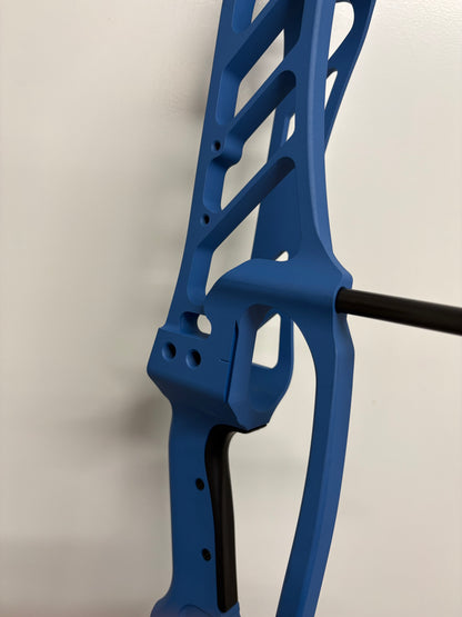 Hoyt Stratos 40 Compound Bow LH Liquid Blue SVX #3 50-60 lbs - NEW