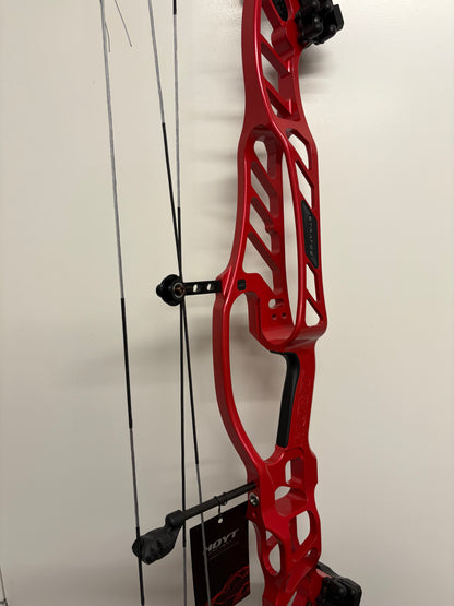 Hoyt Stratos 40 Compound Bow LH Infra Red HBT #1 50-60 lbs - NEW