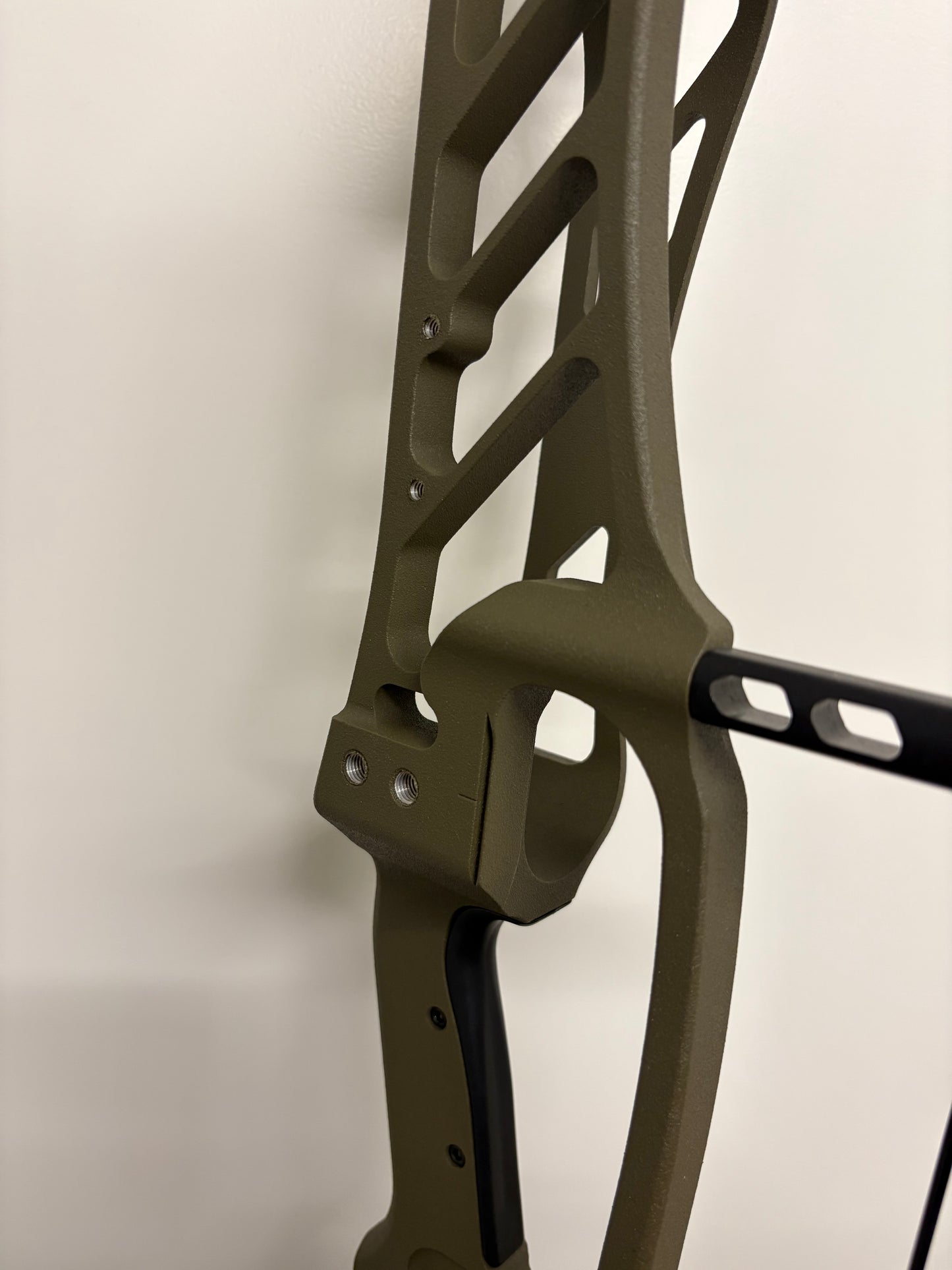 Hoyt Stratos 40 Compound Bow LH Wilderness HBT #1 50-60 lbs - NEW