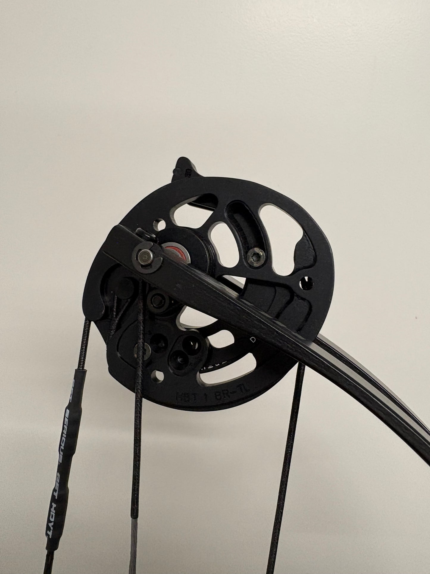 Hoyt Stratos 40 Compound Bow LH Champagne Pink HBT #1 40-50 lbs - NEW