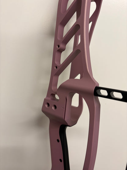 Hoyt Stratos 40 Compound Bow LH Champagne Pink HBT #1 40-50 lbs - NEW