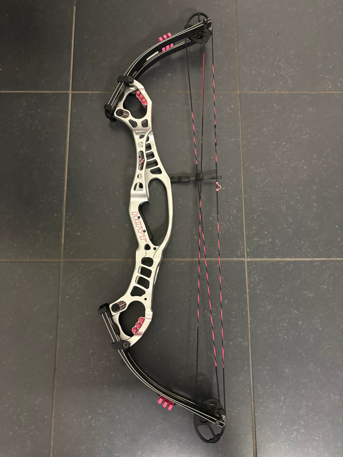 Hoyt Podium X Elite 37 Compound Bow RH Silver Ice Spiral Pro #2 50-60 lbs - Used (1.1)