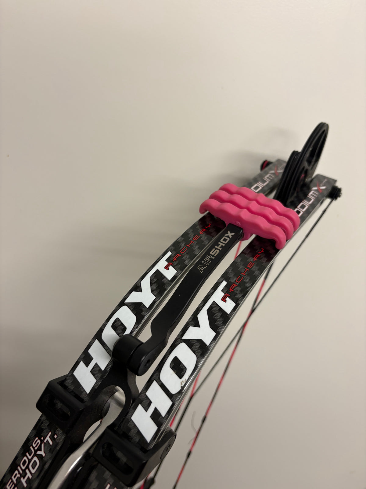 Hoyt Podium X Elite 37 Compound Bow RH Silver Ice Spiral Pro #2 50-60 lbs - Used (1.1)