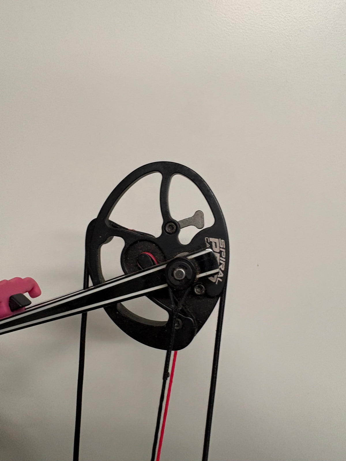 Hoyt Podium X Elite 37 Compound Bow RH Silver Ice Spiral Pro #2 50-60 lbs - Used (1.1)